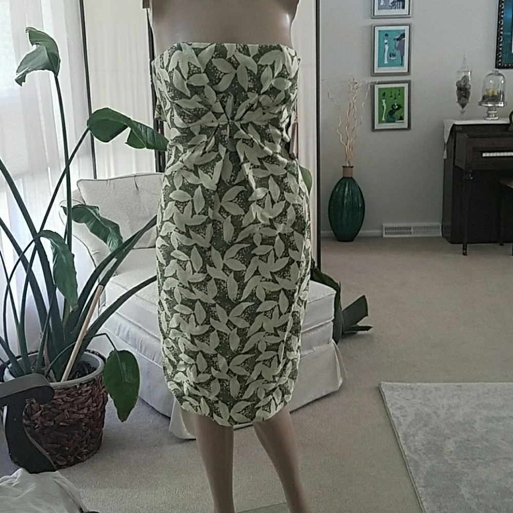 Keyhole back strapless green dress